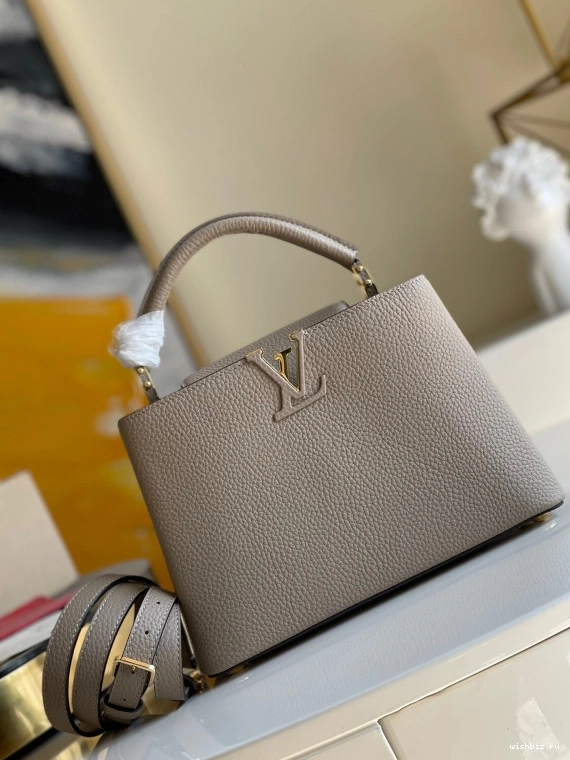 WIS BB LOUIS CAPUCINES VUITTON 0123
